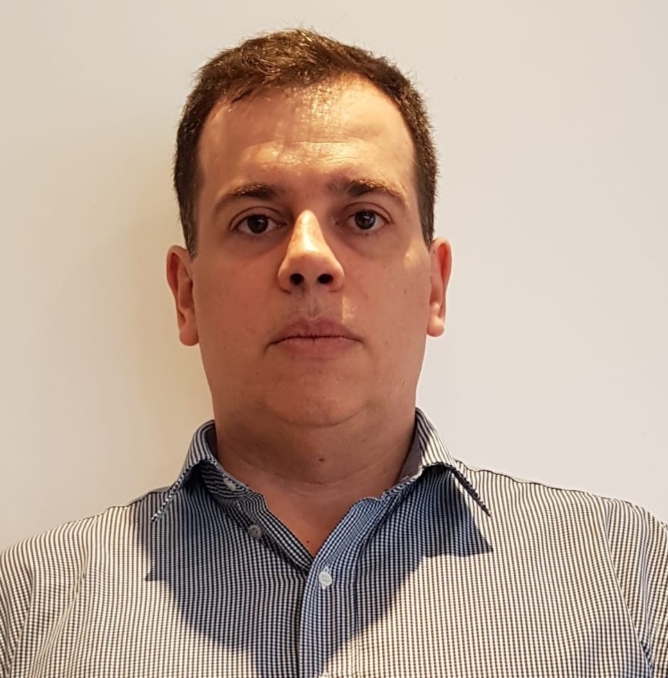 Dr. Rodrigo Ramos, médico dermatologista