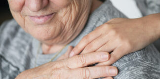 Unimed Cascavel retoma atividades do Programa de Formação de Cuidadores de Idosos cuidadores idosos