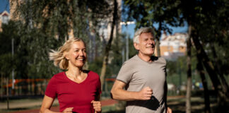 Envelhecimento saudável é tema de podcast envelhecimento saudável