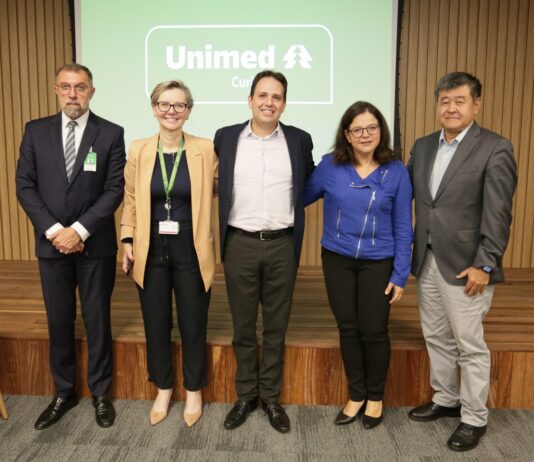 Unimed Curitiba e PUC-PR firmam parceria para aprendizado prático de alunos Unimed Curitiba e PUC