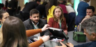 Charadas e cadeados: colaboradores são convidados a resolver desafios no IUP IUP