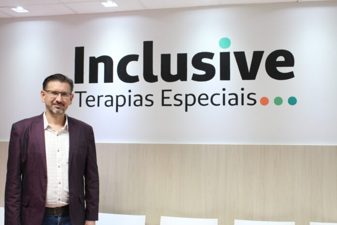 IMG_2062 - Redimensionada Diretor-presidente da Singular, Ribamar Leonildo Maroneze, na Clínica de Terapias Especiais da Unimed Apucarana.