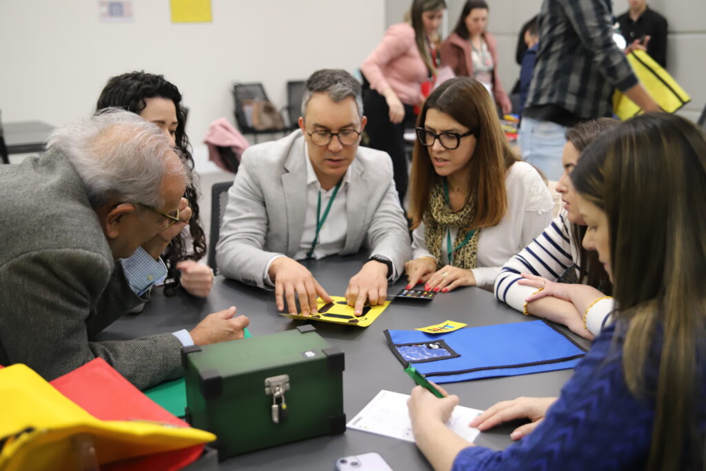 Dinâmica de Puzzle Room Escape Game durante o 7º Fórum Unimed de Gestão e Liderança