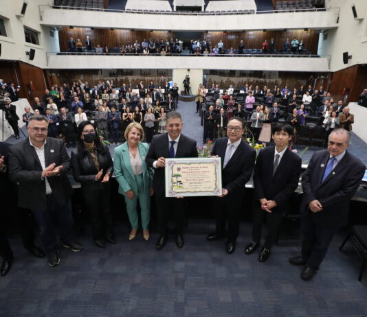homenagem na alep