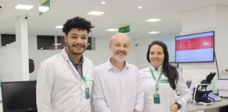 Laboratório da Unimed Pato Branco completa primeiro ano com nova área laboratório unimed pato branco