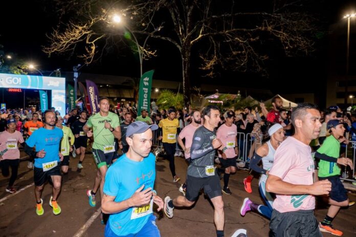 Corrida Noturna da Unimed agita 1.800 atletas em Londrina_baixa unimed londrina