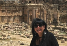 Entre histórias, palavras e cuidado: a trajetória da médica Maria Ofélia Fatuch Maria Ofélia Fatuch: uma médica pediatra que une paixão pela medicina e pela literatura em sua trajetória