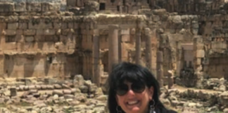 Entre histórias, palavras e cuidado: a trajetória da médica Maria Ofélia Fatuch Maria Ofélia Fatuch: uma médica pediatra que une paixão pela medicina e pela literatura em sua trajetória