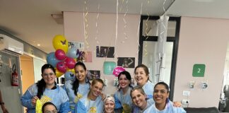 Festas nas últimas sessões de quimioterapia viralizam; veja vídeo festa última sessão de quimioterapia