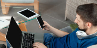 A era das telas: como o excesso pode prejudicar a saúde de crianças e adultos telas