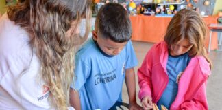 Unimed Londrina promove ação de saúde bucal infantil em escola pública Unimed Londrina leva saúde bucal infantil a 125 crianças