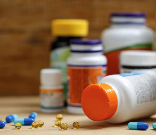 Acessos a medicamentos: entre avanços científicos e desafios estruturais