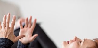 Como a hipnose pode contribuir para o autoconhecimento? Especialista explica em vídeo hipnose