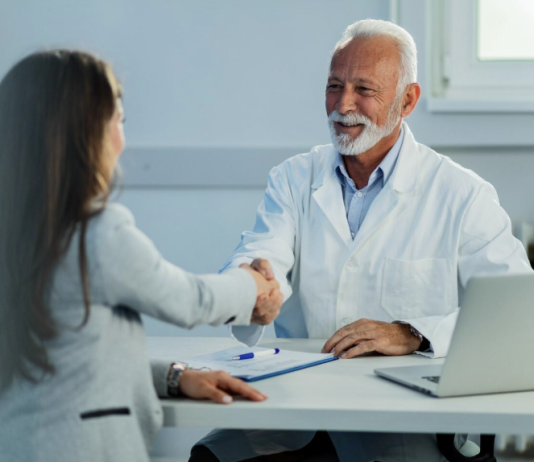 Como ser um bom médico? Ética e respeito são essenciais bom médico