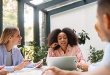 Líderes do futuro na área da saúde: 10 características essenciais Líderes do futuro na área da saúde