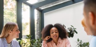 Líderes do futuro na área da saúde: 10 características essenciais Líderes do futuro na área da saúde