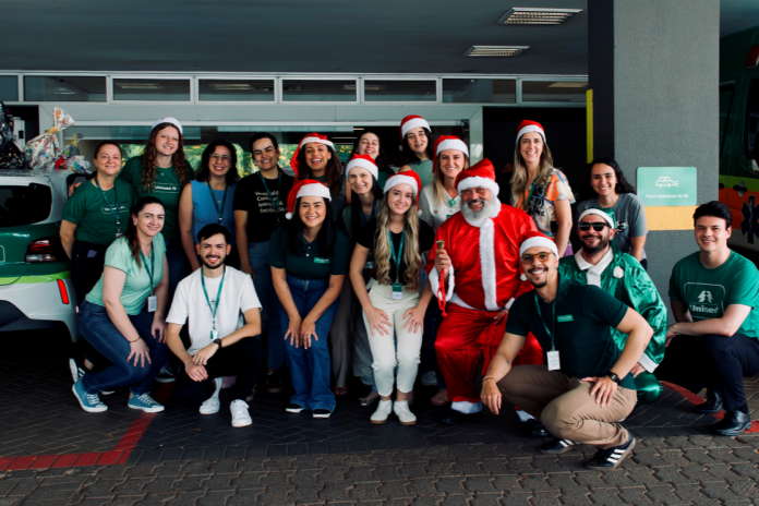 Unimed Londrina realiza entrega de presentes do Natal Solidário para 150 crianças da AME (2) Natal Solidário