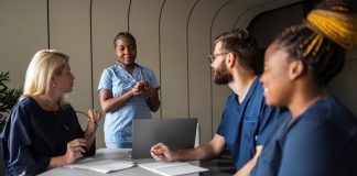 Desafios da gestão em saúde: como equilibrar eficiência, inovação e cuidado humano gestão em saúde