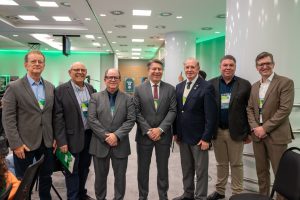 Faustino Garcia Alferez (Unimed Paraná), Omar Taha (Unimed Paraná), Gualter Ramalho (Unimed do Brasil), Paulo Faria (Unimed Paraná e Brasil), José Macedo (AMP), Luís Francisco Costa (Unimed do Brasil), e Alexandre Bley (Unimed Paraná)