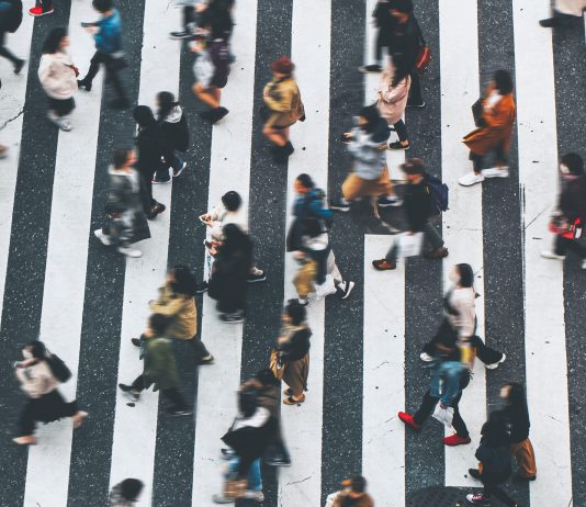 A conta que não fecha: a solidão em um mundo conectado Ilustração: shutterstock