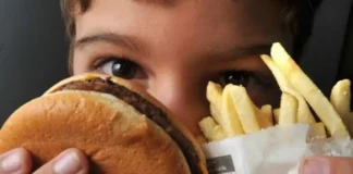 Uma em cada cinco crianças e adolescentes tem sobrepeso ou obesidade crianças obesidade