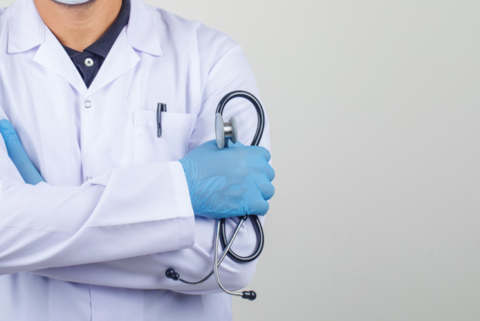 https://www.freepik.com/free-photo/doctor-crossing-arms-while-holding-stethoscope-white-coat_9355156.htm#fromView=search&page=1&position=4&uuid=242a8de7-2959-4f84-808d-25da9617881e&query=medico PAC