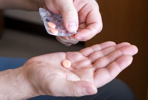 A judicialização de medicamentos de altíssimo custo ameaça a sustentabilidade do setor de saúde.