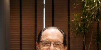 Diretor da Unimed destaca a importância de quando a experiência do cliente se transforma em cultura de cuidado Dr. Durval Francisco dos Santos Filho Diretor de Mercado e Intercâmbio da Unimed Paraná