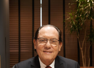 Diretor da Unimed destaca a importância de quando a experiência do cliente se transforma em cultura de cuidado Dr. Durval Francisco dos Santos Filho Diretor de Mercado e Intercâmbio da Unimed Paraná