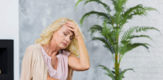 Sintomas da menopausa têm intensidade diferente em cada mulher sintomas menopausa