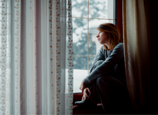Por que a IA virou refúgio emocional? a busca por apoio emocional em plataformas