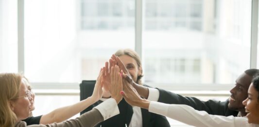 Mais que metas: o desafio humano de liderar