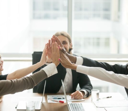 Mais que metas: o desafio humano de liderar desafio em liderar