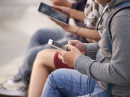 Proibição de celular na escola: quais foram os resultados?
