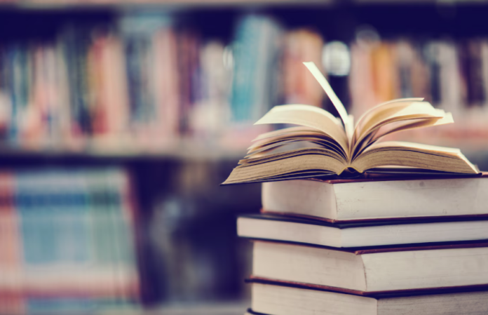 https://www.magnific.com/free-photo/book-library-with-open-textbook_3737794.htm#fromView=search&page=1&position=2&uuid=565cde0b-0959-4736-9070-7a14afd5a3c5&query=livros