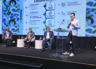Programação conta com cases das Singulares Ao todo, a organização recebeu 102 trabalhos das Singulares, com 15 selecionados para apresentação, os demais fizeram parte de e-posters e também ficaram à disposição do público. Acima a apresentação do case da Unimed Oeste do Paraná