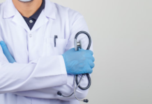 A medicina muda. O cuidado permanece dia do médico